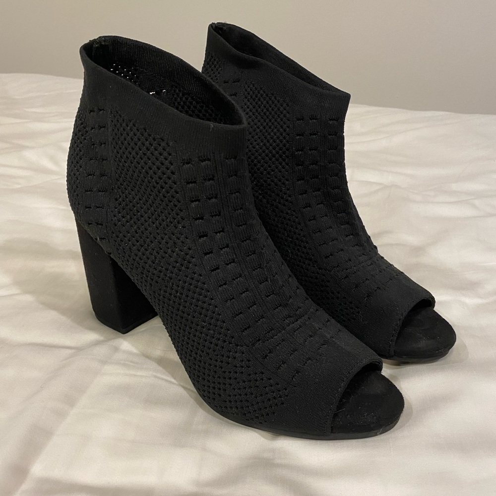 Women’s Black Stretchy Heels